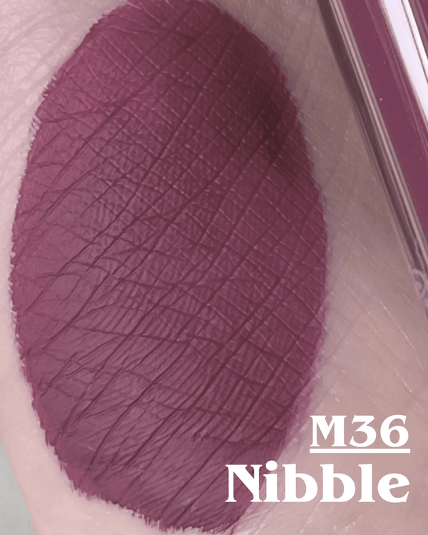 Izumi QuickGlow LED Lip Gloss – Nibble - S94beautyhub
