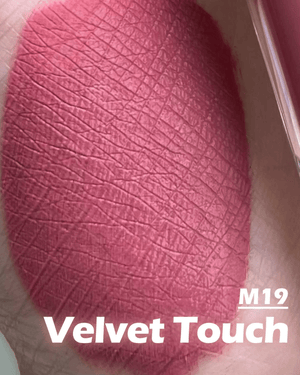 Izumi QuickGlow LED Lip Gloss – Velvet Touch - S94beautyhub